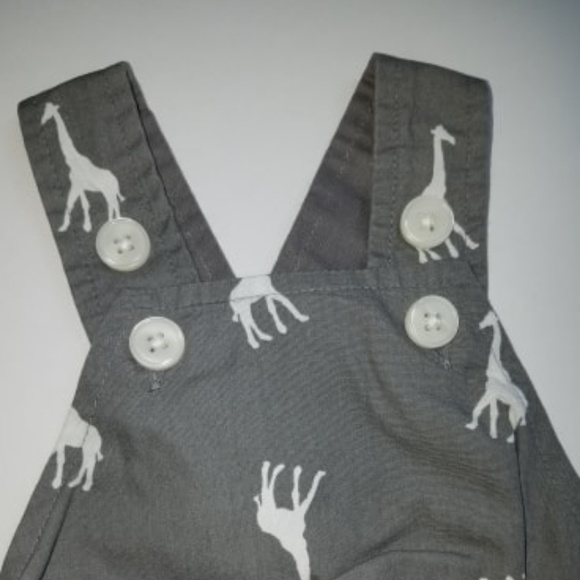 Old Navy gray giraffe ruffle butt romper new - Picture 4 of 4
